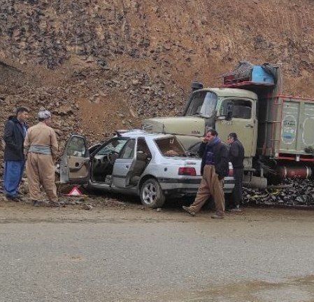 تصادف کمپرسی با خودروی سواری در محور مهاباد سردشت یک کشته و سە زخمی برجای گذاشت