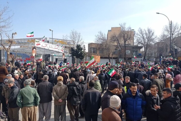 راهپیمایی ۲۲ بهمن در مهاباد برگزار شد 